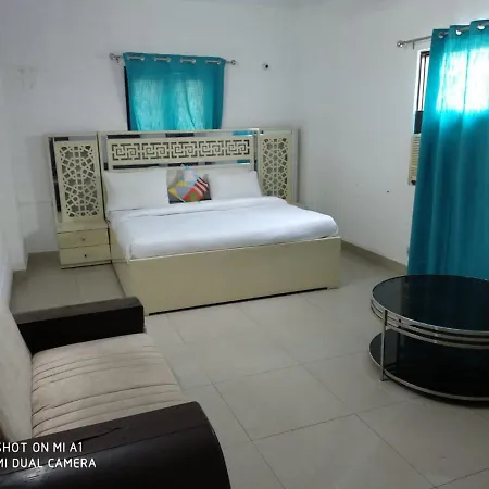 Adb Rooms Hotel Redstone